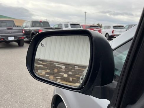 Used 2017 Toyota Sienna Limited image 31