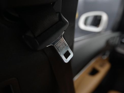 Used 2017 Volvo XC90 T5 Momentum w/ Momentum Plus Package image 29