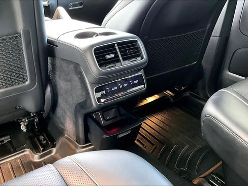 Used 2022 Mercedes-Benz GLS 450 4MATIC image 31