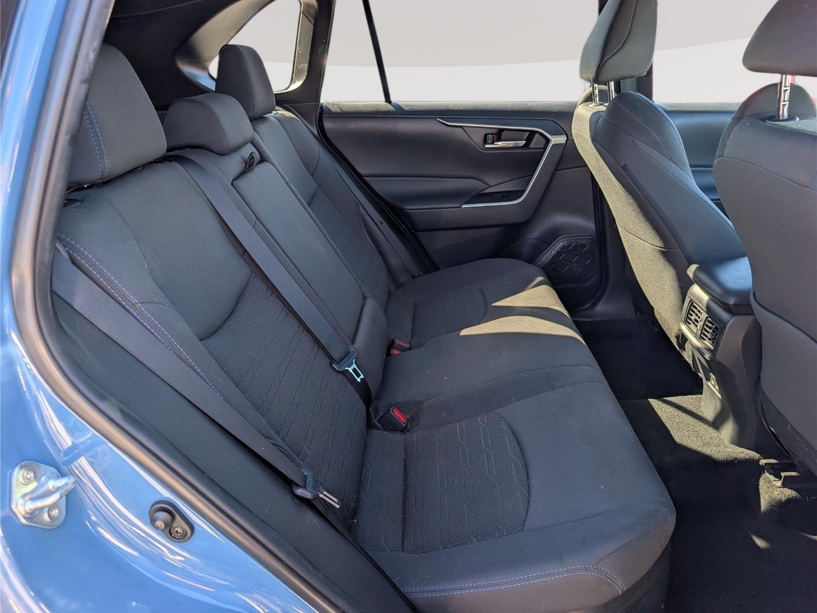 Used 2022 Toyota RAV4 SE w/ Convenience Package AWD/4WD image 13