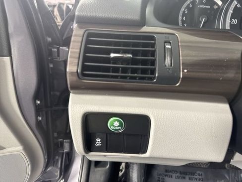 Used 2016 Honda Accord EX image 14