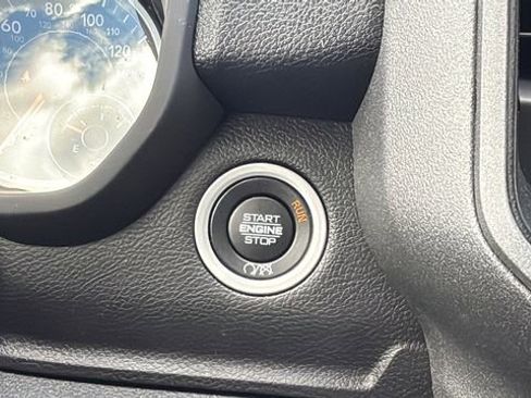 Used 2024 RAM 2500 Tradesman w/ Chrome Appearance Group image 25