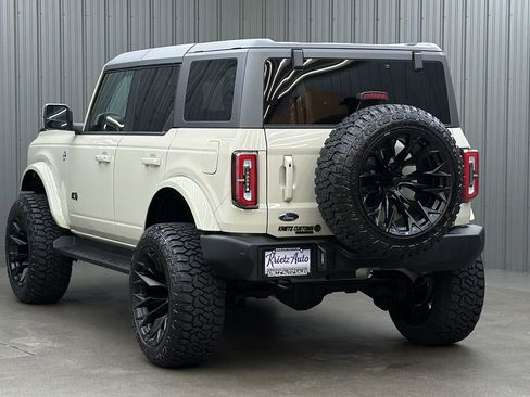 Used 2025 Ford Bronco Outer Banks image 3