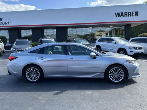 Used 2019 Toyota Avalon Limited w/ Advanced Safety Package FWD image 16