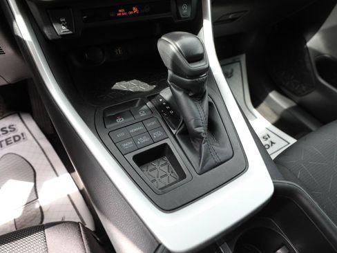 Used 2023 Toyota RAV4 XLE AWD/4WD image 18