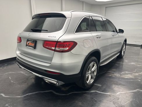 Used 2018 Mercedes-Benz GLC 300 4MATIC image 3