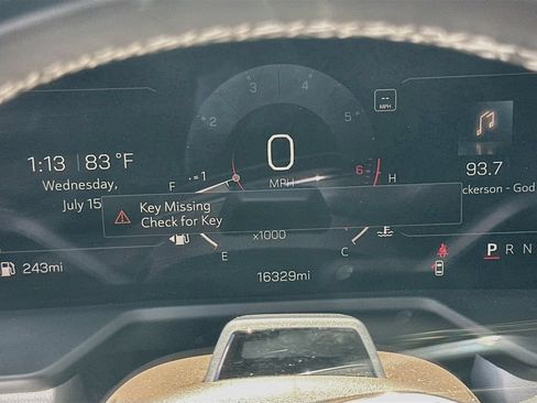 Used 2024 GMC Acadia Denali w/ Super Cruise Package FWD image 12