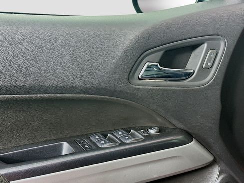 Used 2021 Chevrolet Colorado LT w/ Safety Package RWD image 15