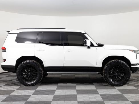 Used 2025 Lexus GX 550 w/ Cold Area Package AWD/4WD image 9