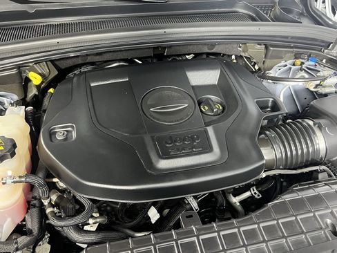 Used 2024 Jeep Grand Cherokee L Summit image 40