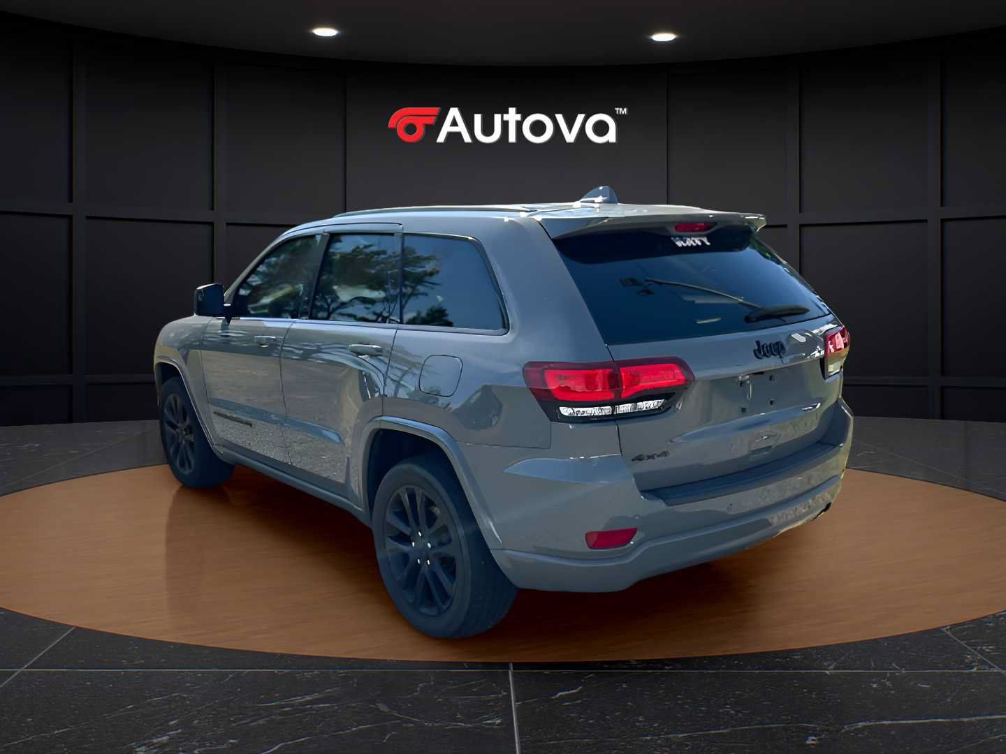 Used 2020 Jeep Grand Cherokee Altitude AWD/4WD image 3