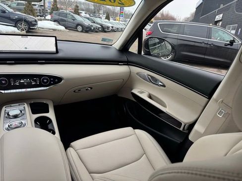 Used 2023 Genesis GV70 2.5T AWD/4WD image 33