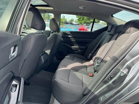 Used 2022 Nissan Altima 2.5 SV w/ SV Premium Package AWD/4WD image 10