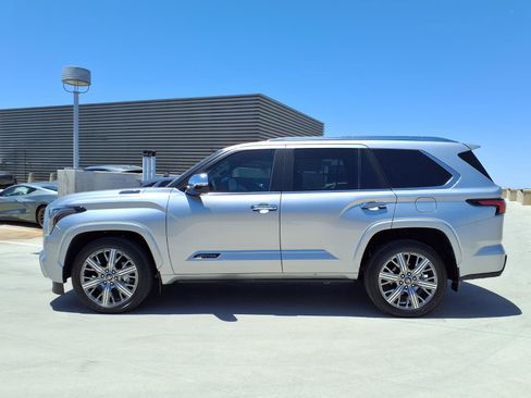 Used 2026 Toyota Sequoia Capstone AWD/4WD image 3