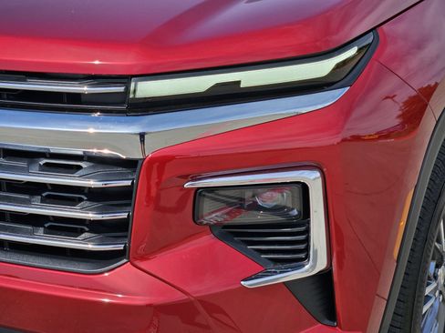 New 2027 Chevrolet Traverse LT FWD image 10