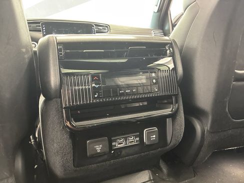Used 2023 Jeep Wagoneer Series II AWD/4WD image 27