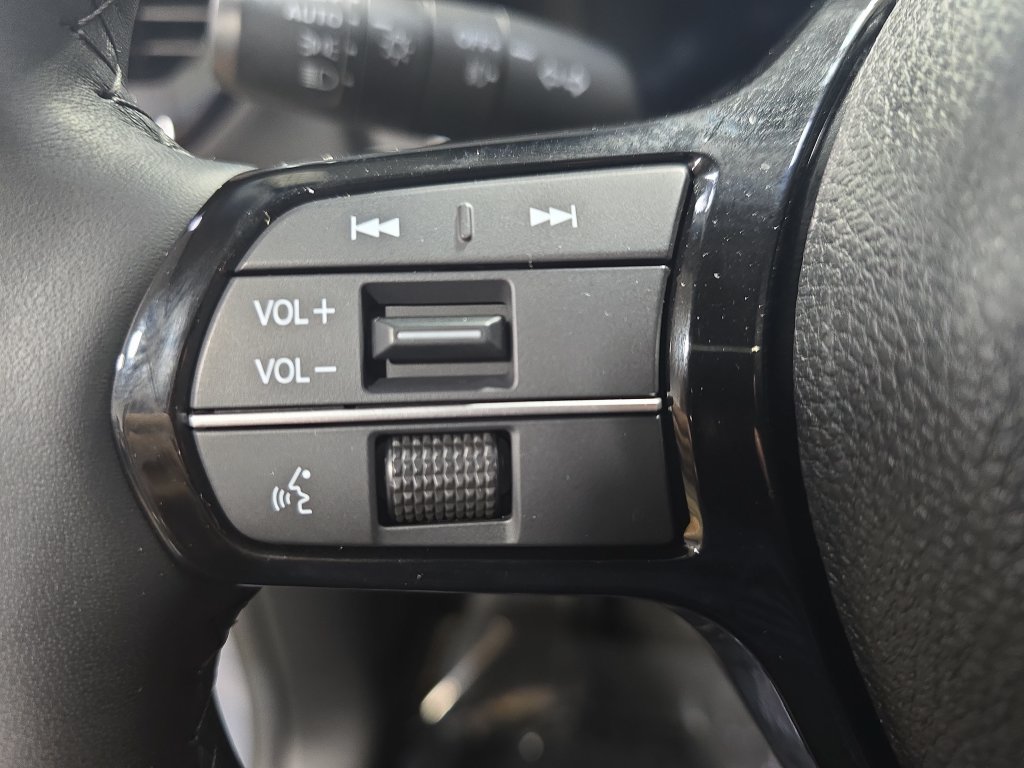Used 2025 Honda Pilot Elite image 18