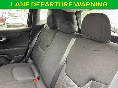 Used 2023 Jeep Renegade Latitude AWD/4WD image 13