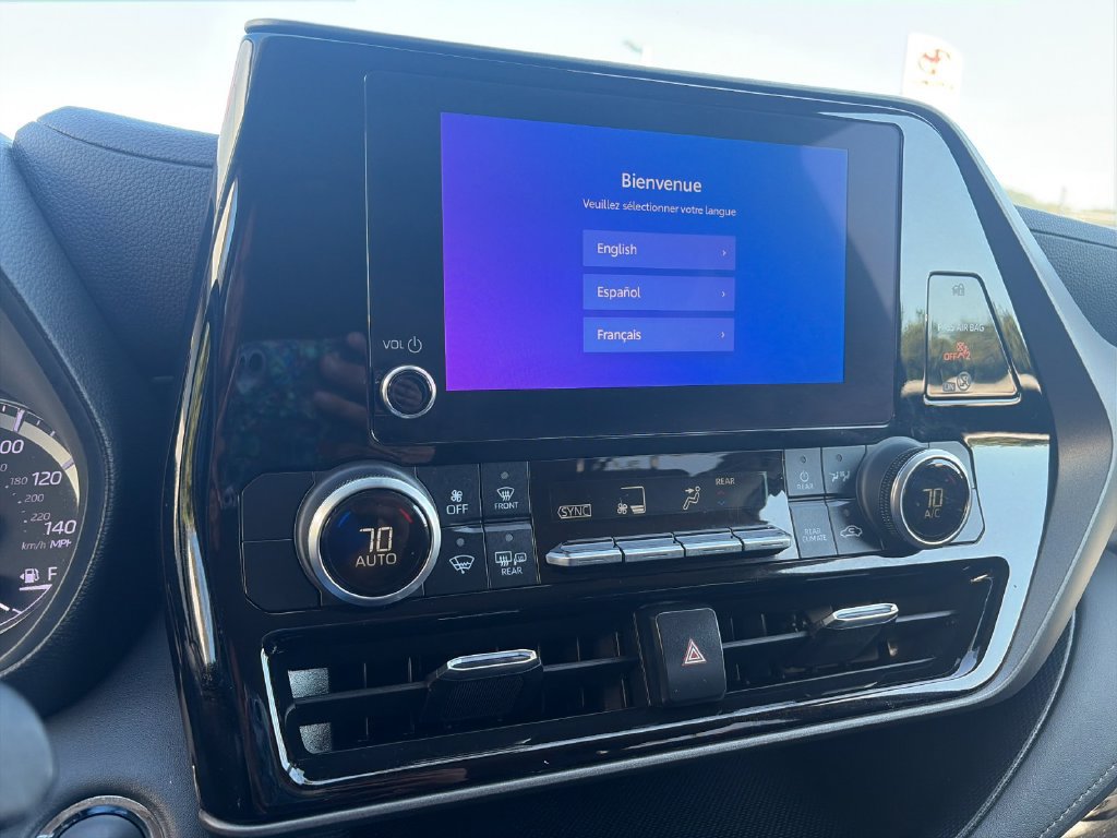 Used 2023 Toyota Highlander LE FWD image 22