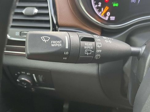 Used 2021 Jeep Grand Cherokee Overland AWD/4WD image 25