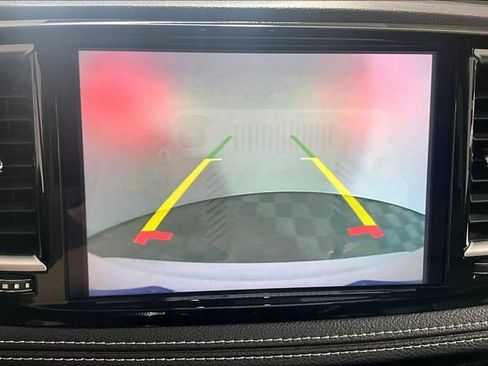Used 2023 Chrysler Pacifica Limited FWD image 24