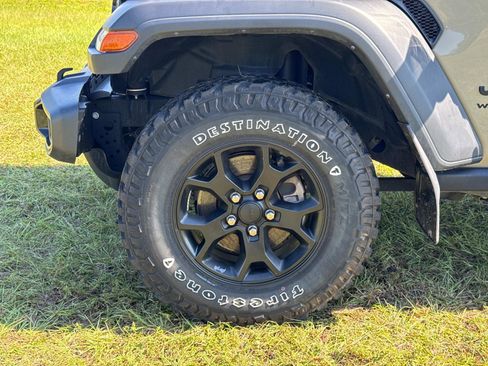 Certified 2022 Jeep Wrangler Willys image 10