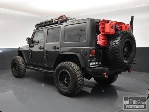 Used 2016 Jeep Wrangler Unlimited Rubicon image 5