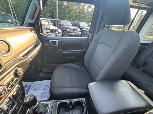 Used 2021 Jeep Wrangler Unlimited Sport AWD/4WD image 23