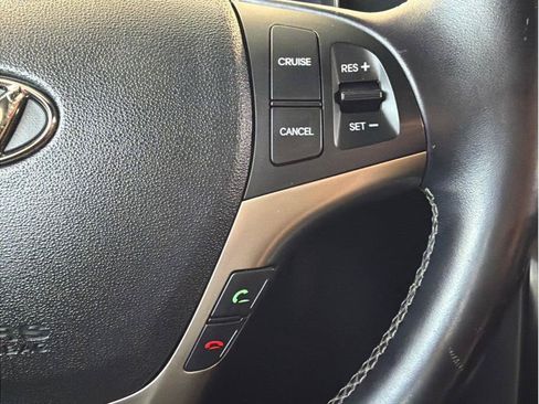 Used 2013 Hyundai Genesis 3.8 RWD image 17