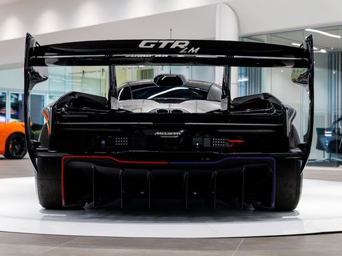 Used 2020 McLaren Senna RWD image 4