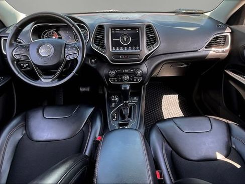 Used 2020 Jeep Cherokee Trailhawk w/ Cold Weather Group AWD/4WD image 7