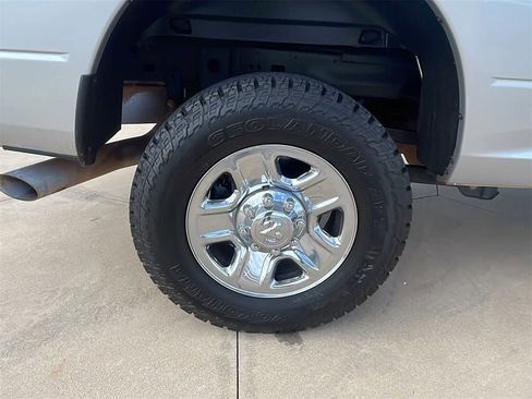 Used 2016 RAM 2500 Tradesman w/ Chrome Appearance Group image 9