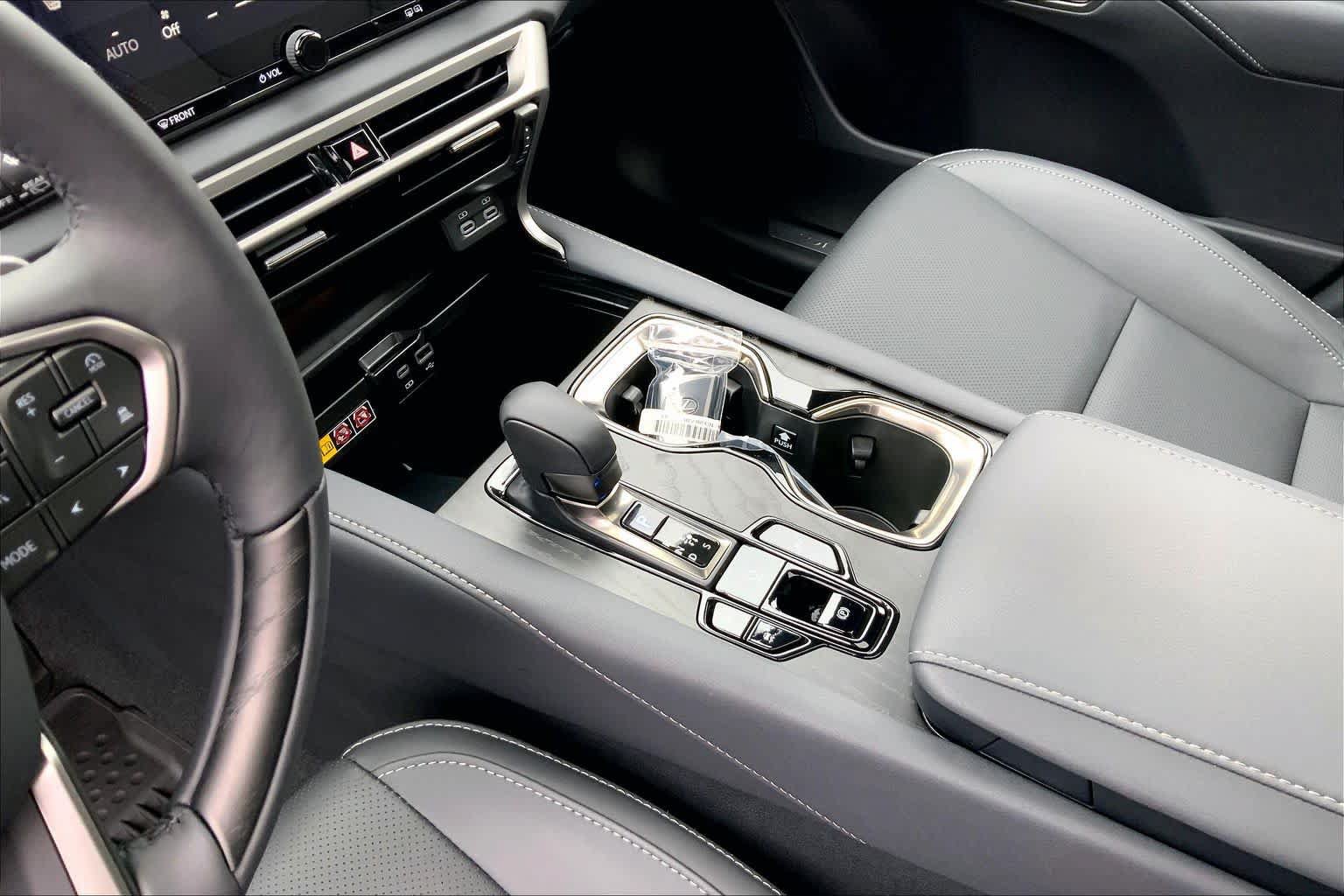 New 2026 Lexus RX 350h AWD/4WD image 7