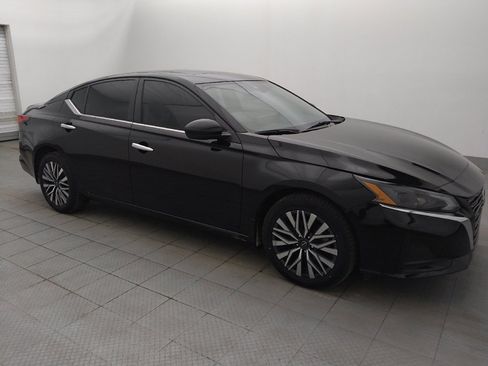 Used 2023 Nissan Altima 2.5 SV w/ SV Premium Package image 11
