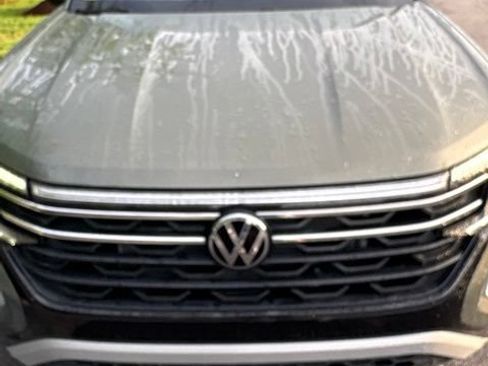 Used 2024 Volkswagen Atlas Peak Edition SEL AWD/4WD image 11