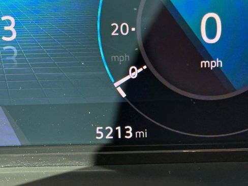 Used 2025 Volkswagen Atlas SEL image 15