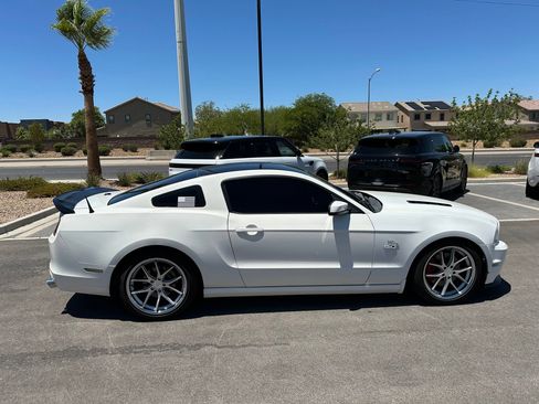 Used 2013 Ford Mustang GT Premium w/ Electronics Pkg RWD image 3