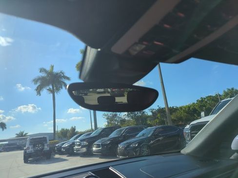 Used 2018 Porsche Macan S image 11