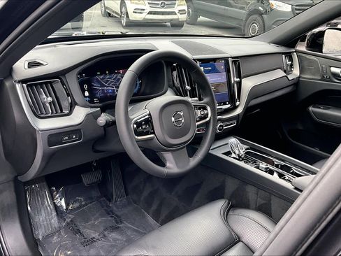 Used 2024 Volvo XC60 T8 Ultimate image 17