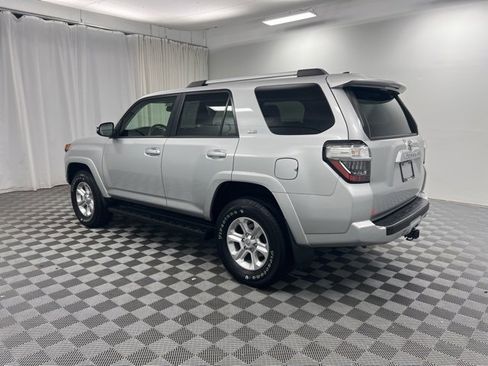 Used 2022 Toyota 4Runner SR5 Premium image 5