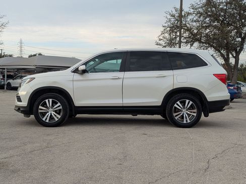 Used 2018 Honda Pilot EX image 4