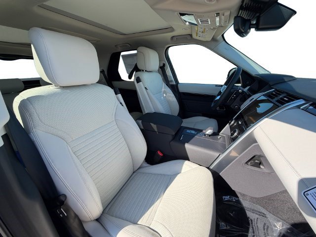 New 2026 Land Rover Discovery S AWD/4WD image 16