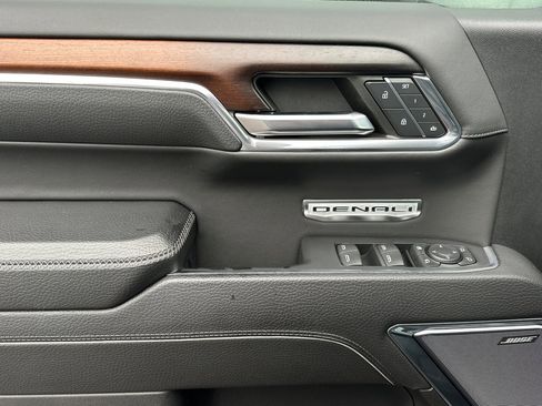 Used 2024 GMC Sierra 1500 Denali image 11
