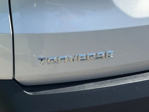 Used 2020 Chevrolet Traverse LS image 39