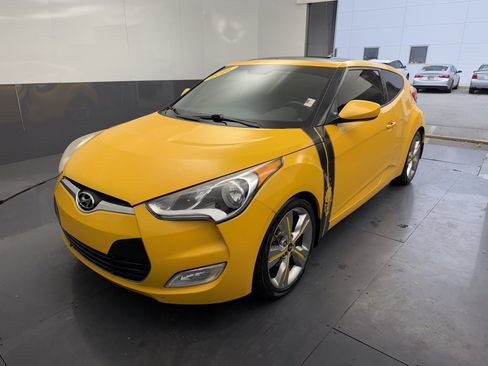Used 2016 Hyundai Veloster w/ Option Group 03 image 9