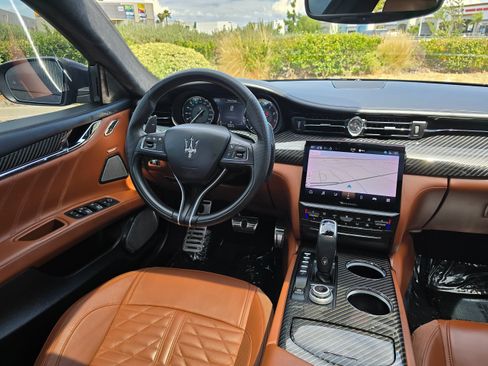 Used 2023 Maserati Quattroporte Trofeo RWD image 34