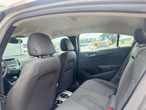 Used 2018 Chevrolet Cruze LT w/ Convenience Package FWD image 53