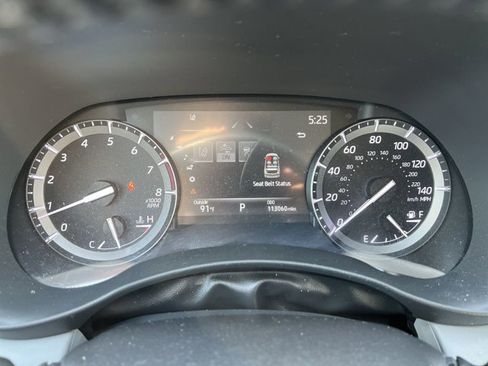 Used 2021 Toyota Highlander XLE AWD/4WD image 12