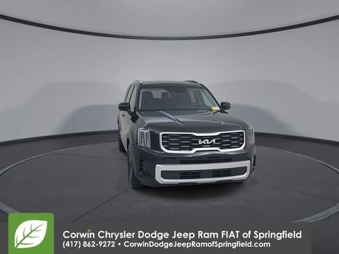 Used 2025 Kia Telluride S AWD/4WD image 4