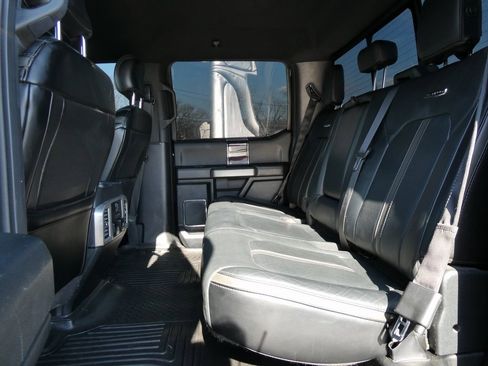 Used 2017 Ford F150 Platinum w/ Equipment Group 701A Luxury image 17